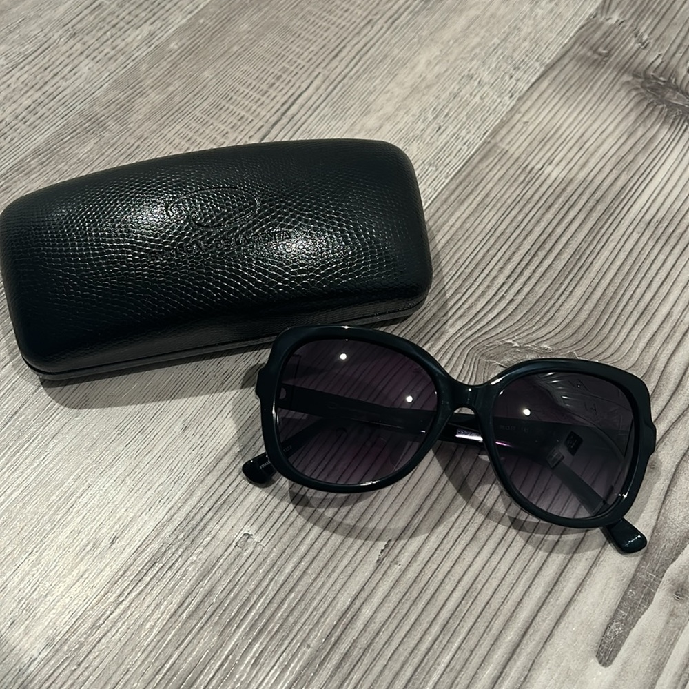 O by Oscar De La Renta Butterfly Sunglasses